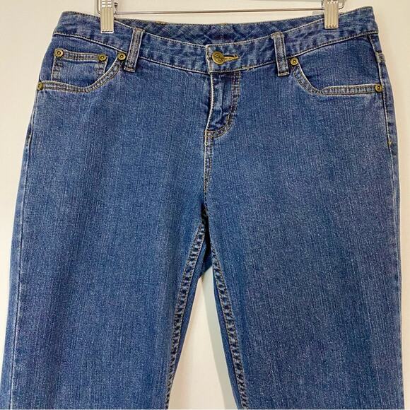 Woolrich Women’s Casual Medium Wash Denim Jeans Medium Blue Size 4 Petite EUC - Picture 2 of 7